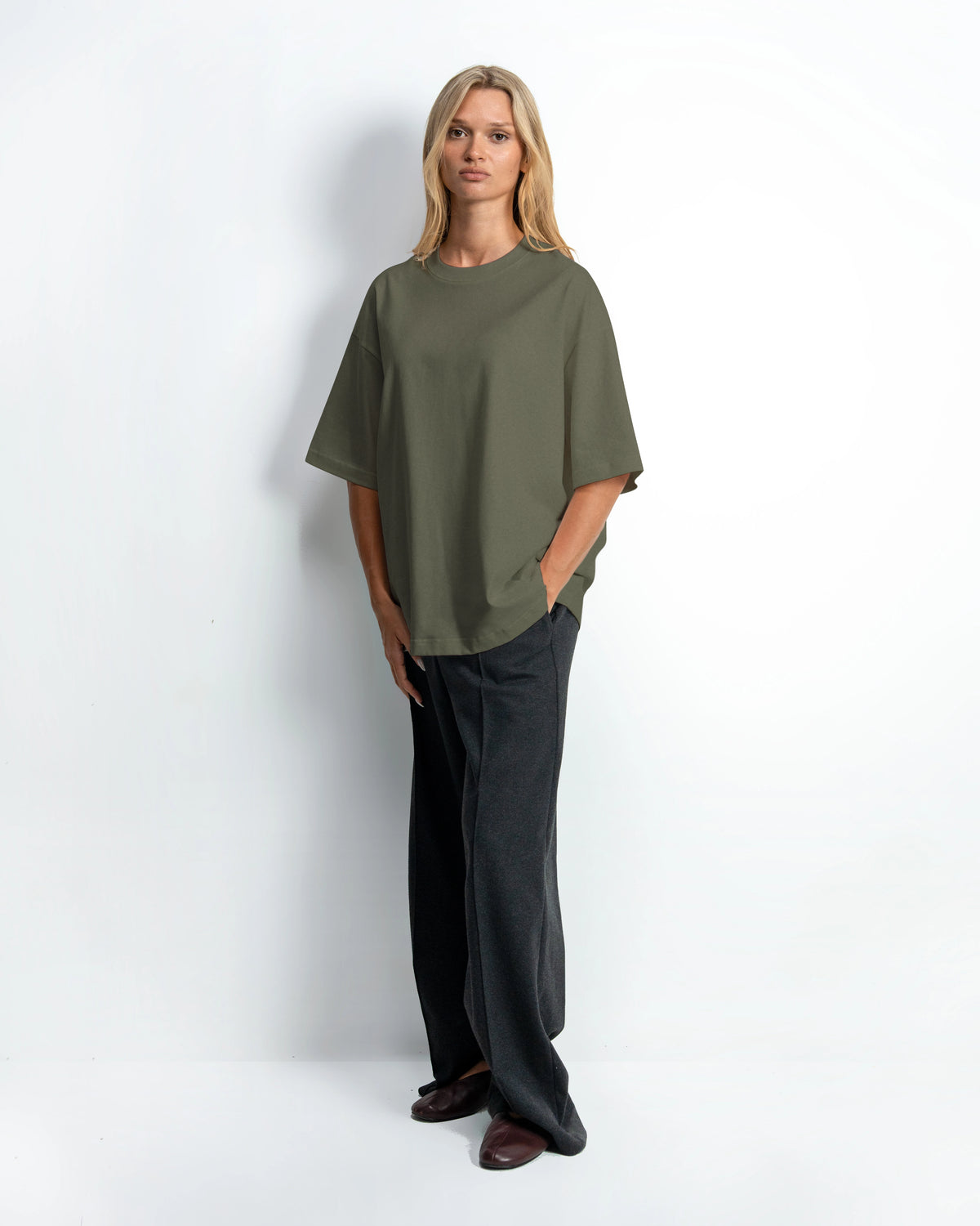 Relaxed Model 1 #Rosemary Green