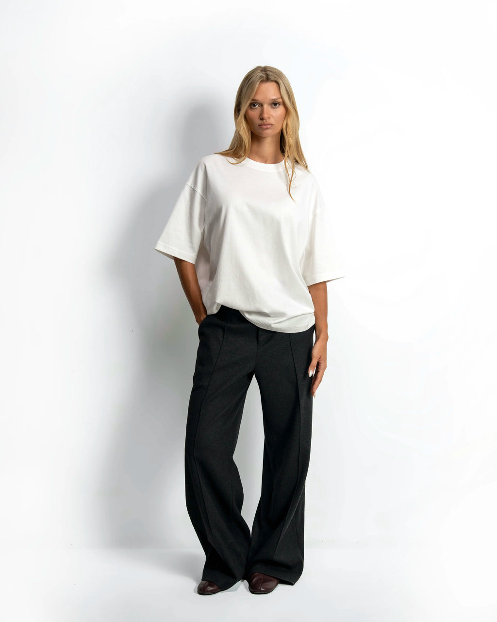 Relaxed Model 3 #White